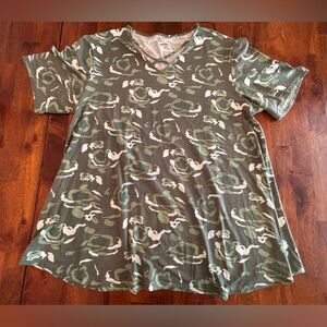 Southern Stitch Floral Camouflage Stretchy Women's Top XXL